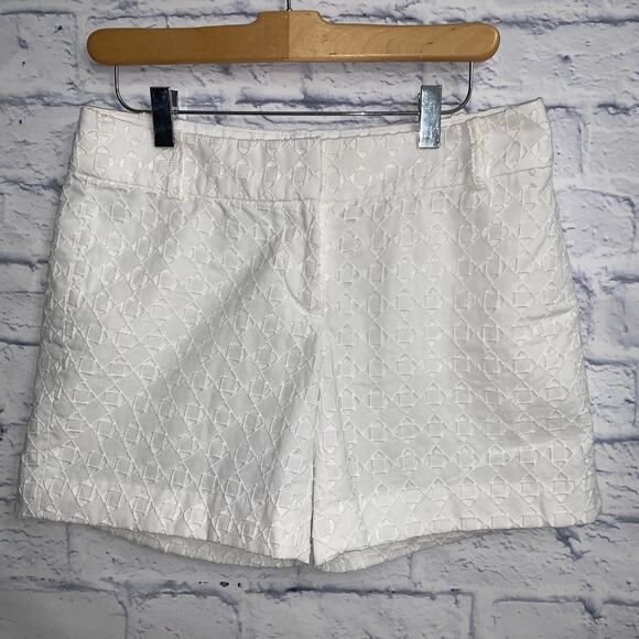 AT Loft White Short - Picture 1 of 7